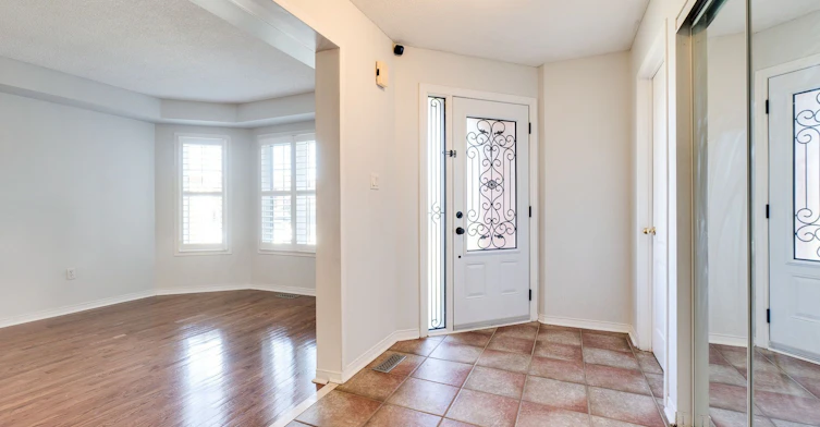3841 Periwinkle Crescent, Mississauga, ON, L5N 6W8 - 2