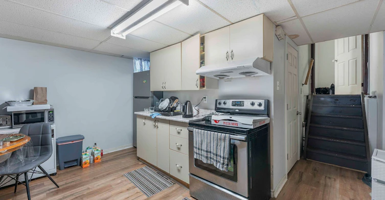 3952 Longo Circle, Mississauga, ON, L4T 4C7 - 6