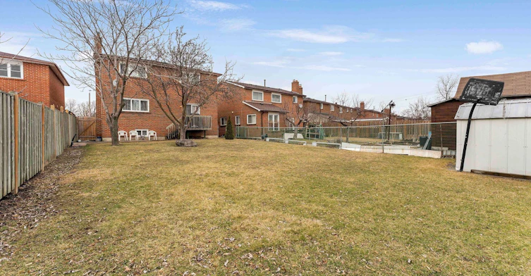 3952 Longo Circle, Mississauga, ON, L4T 4C7 - 10