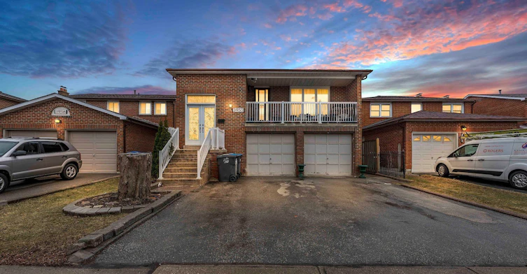3952 Longo Circle, Mississauga, ON, L4T 4C7