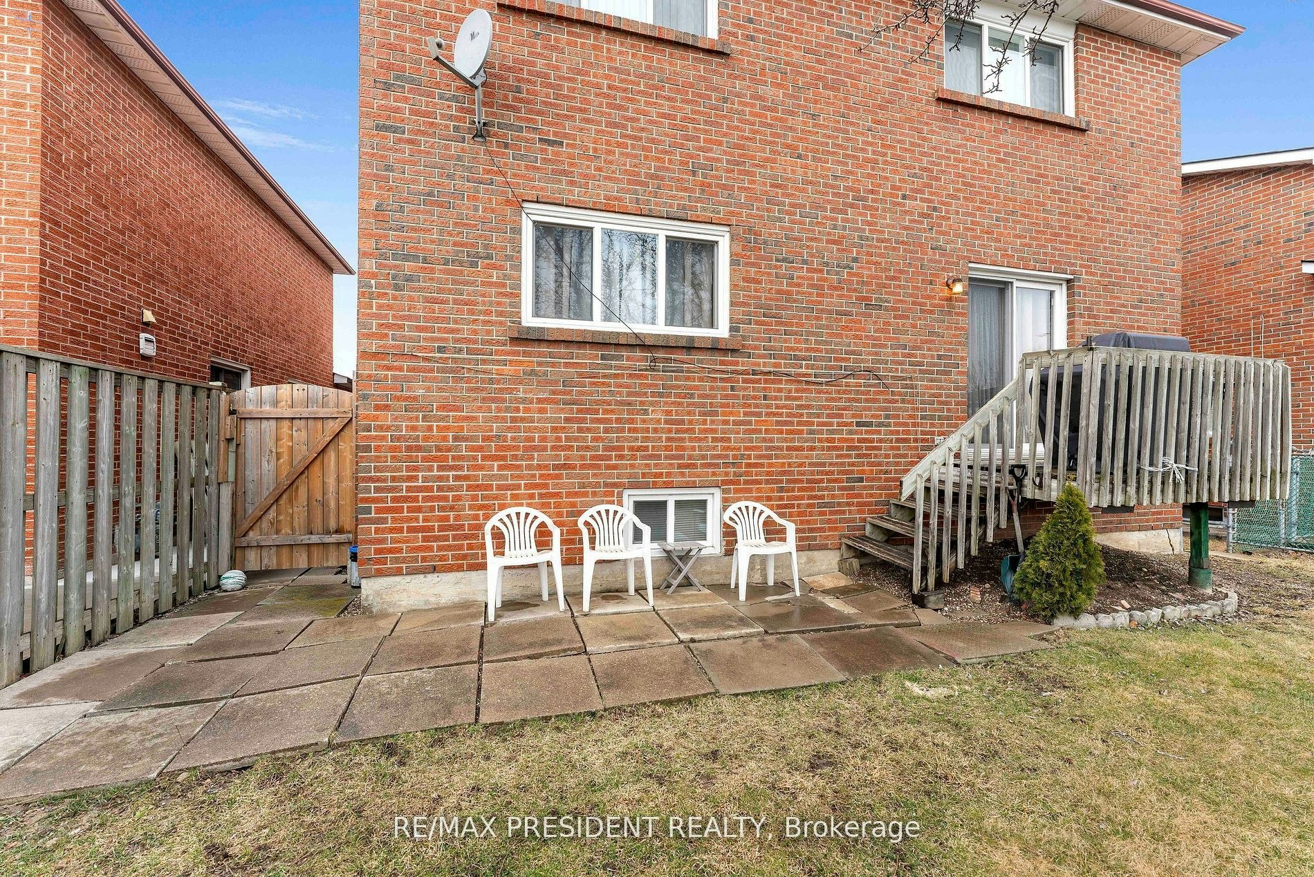 3952 Longo Circle, Mississauga, ON, L4T 4C7 - 4