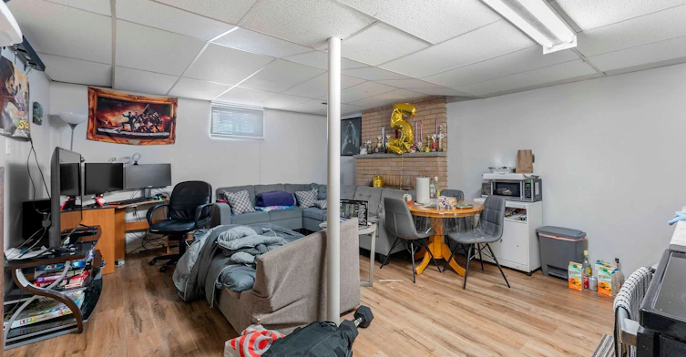 3952 Longo Circle, Mississauga, ON, L4T 4C7 - 5