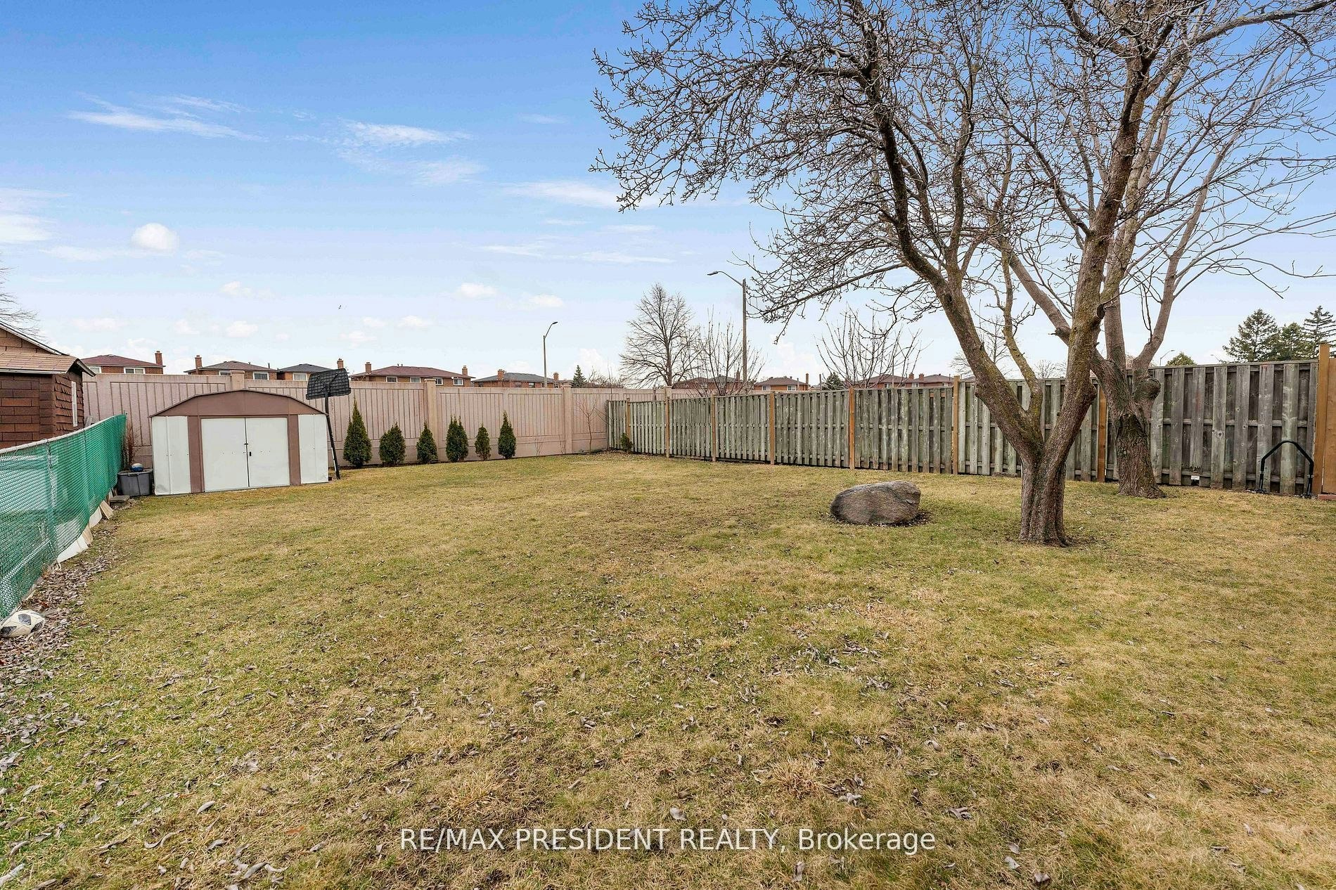 3952 Longo Circle, Mississauga, ON, L4T 4C7 - 9