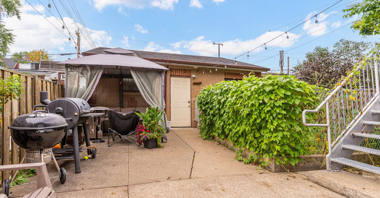 Bsmt-20 Edna Avenue, Toronto, ON, M6P 1B8 - 24