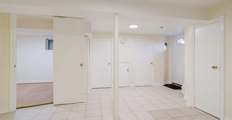 Bsmt-20 Edna Avenue, Toronto, ON, M6P 1B8 - 7