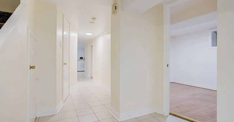 Bsmt-20 Edna Avenue, Toronto, ON, M6P 1B8 - 8