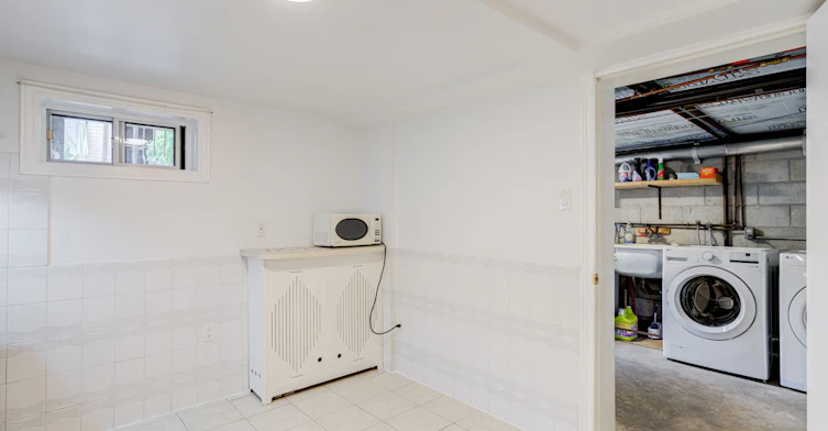 Bsmt-20 Edna Avenue, Toronto, ON, M6P 1B8 - 21