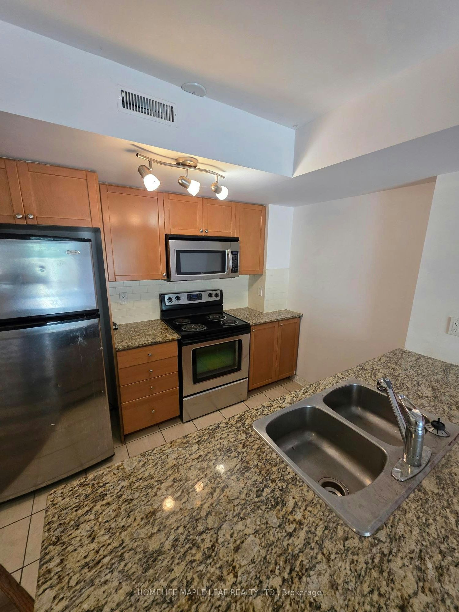 120-20 Foundry Avenue, Toronto, ON, M6H 4L1 - 9