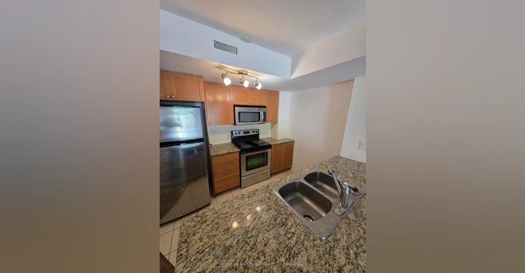 120-20 Foundry Avenue, Toronto, ON, M6H 4L1 - 9