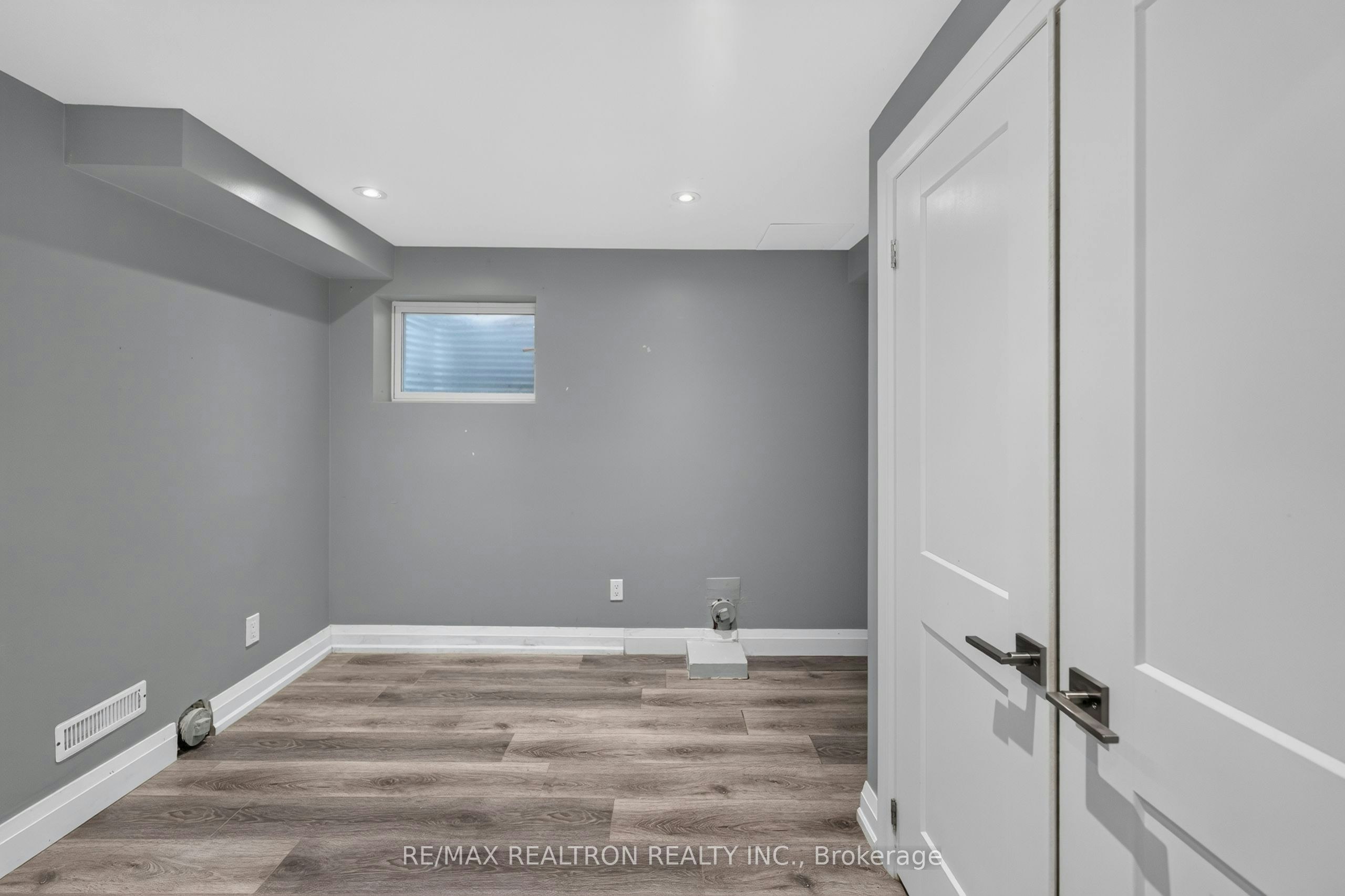 Lower-10 Richvale Drive S, Brampton, ON, L6Z 1M4 - 18