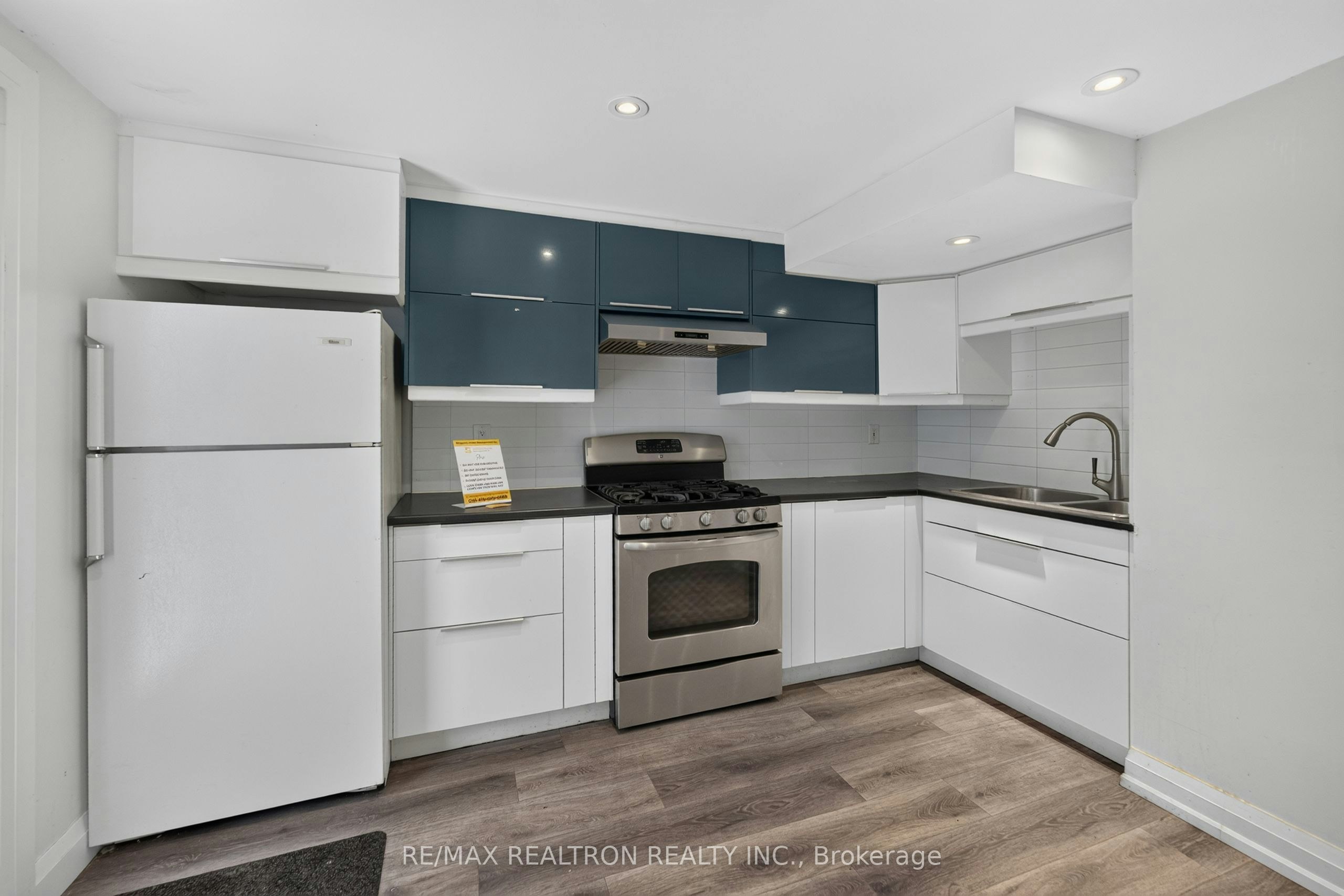 Lower-10 Richvale Drive S, Brampton, ON, L6Z 1M4 - 10