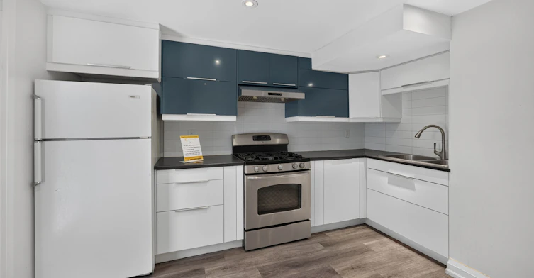Lower-10 Richvale Drive S, Brampton, ON, L6Z 1M4 - 10