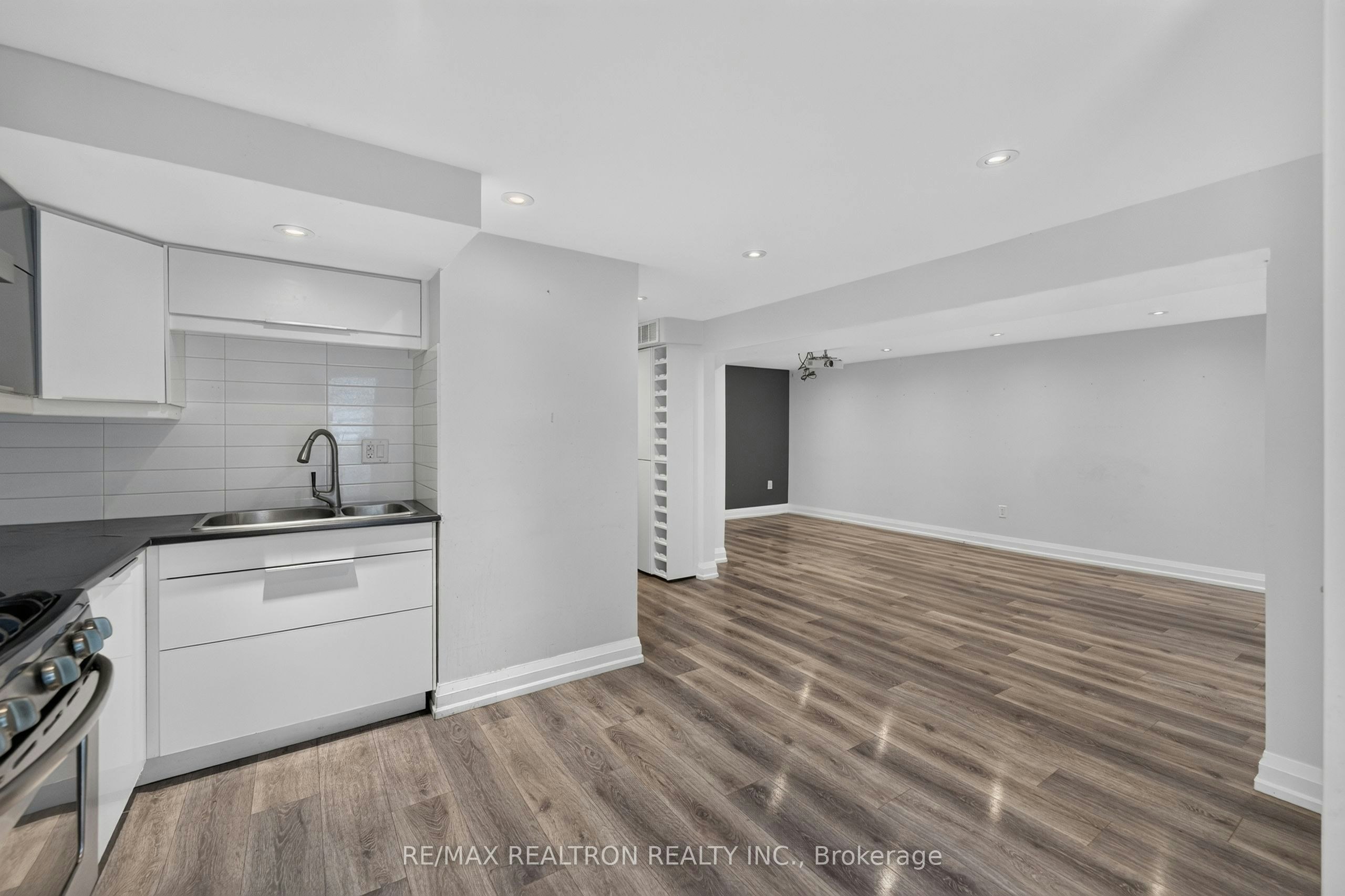 Lower-10 Richvale Drive S, Brampton, ON, L6Z 1M4 - 11