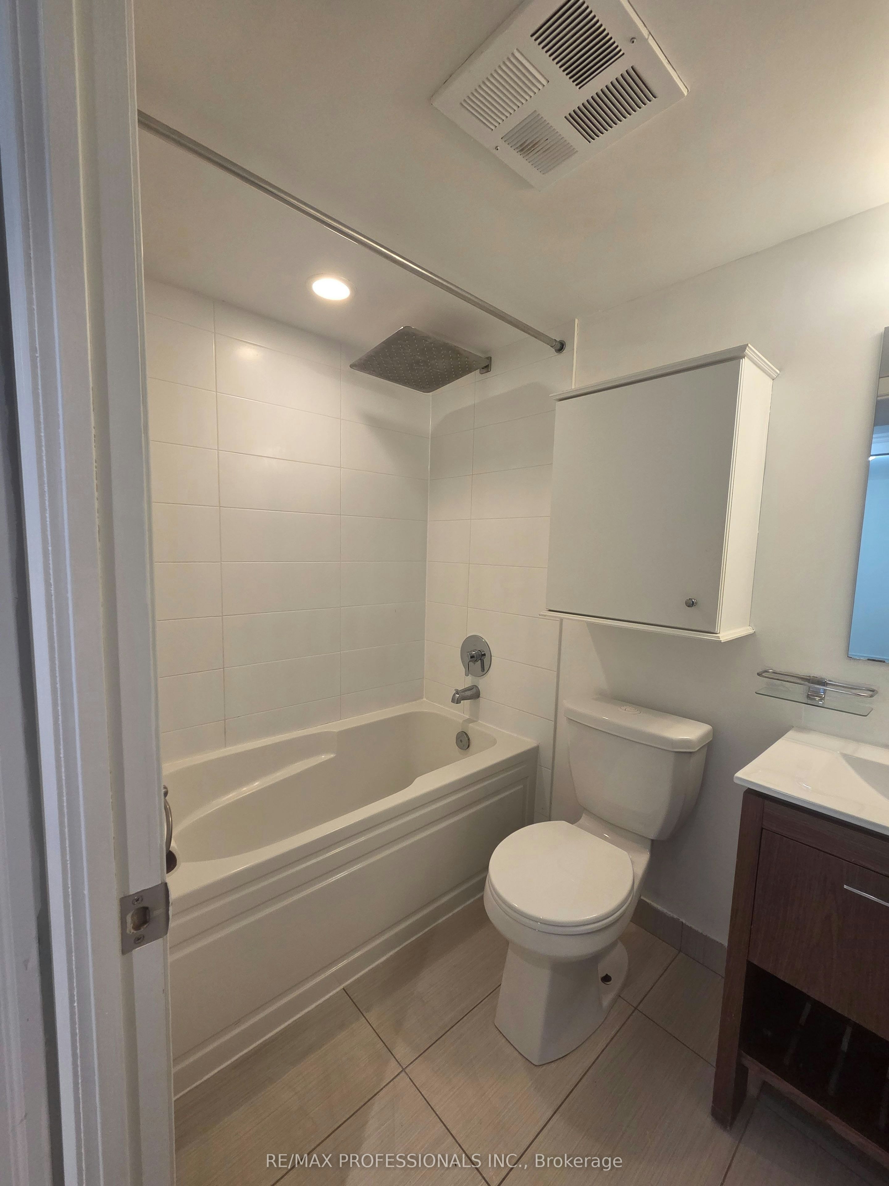 422-80 Esther Lorrie Drive, Toronto, ON, M9W 0C6 - 15