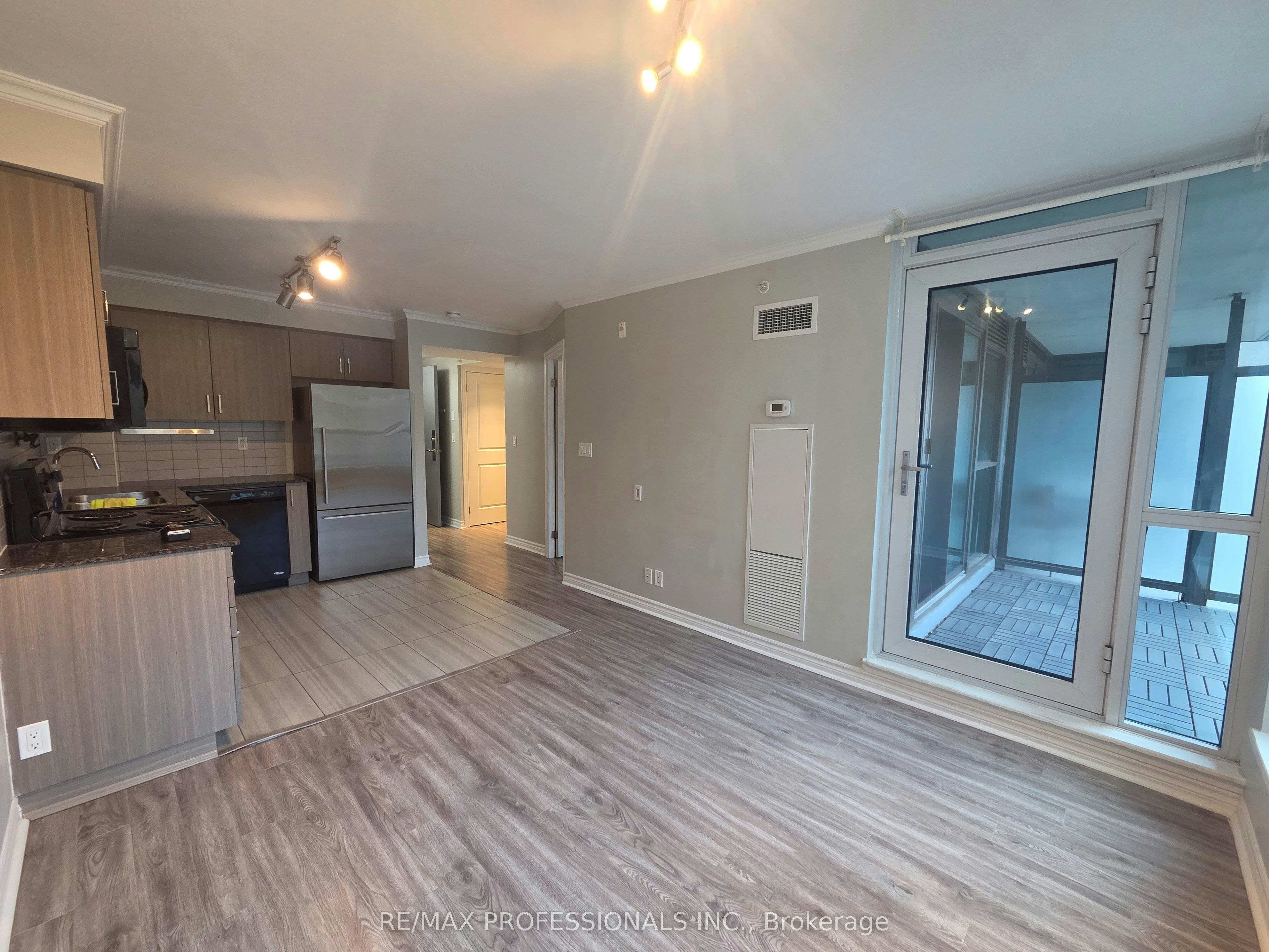 422-80 Esther Lorrie Drive, Toronto, ON, M9W 0C6 - 6