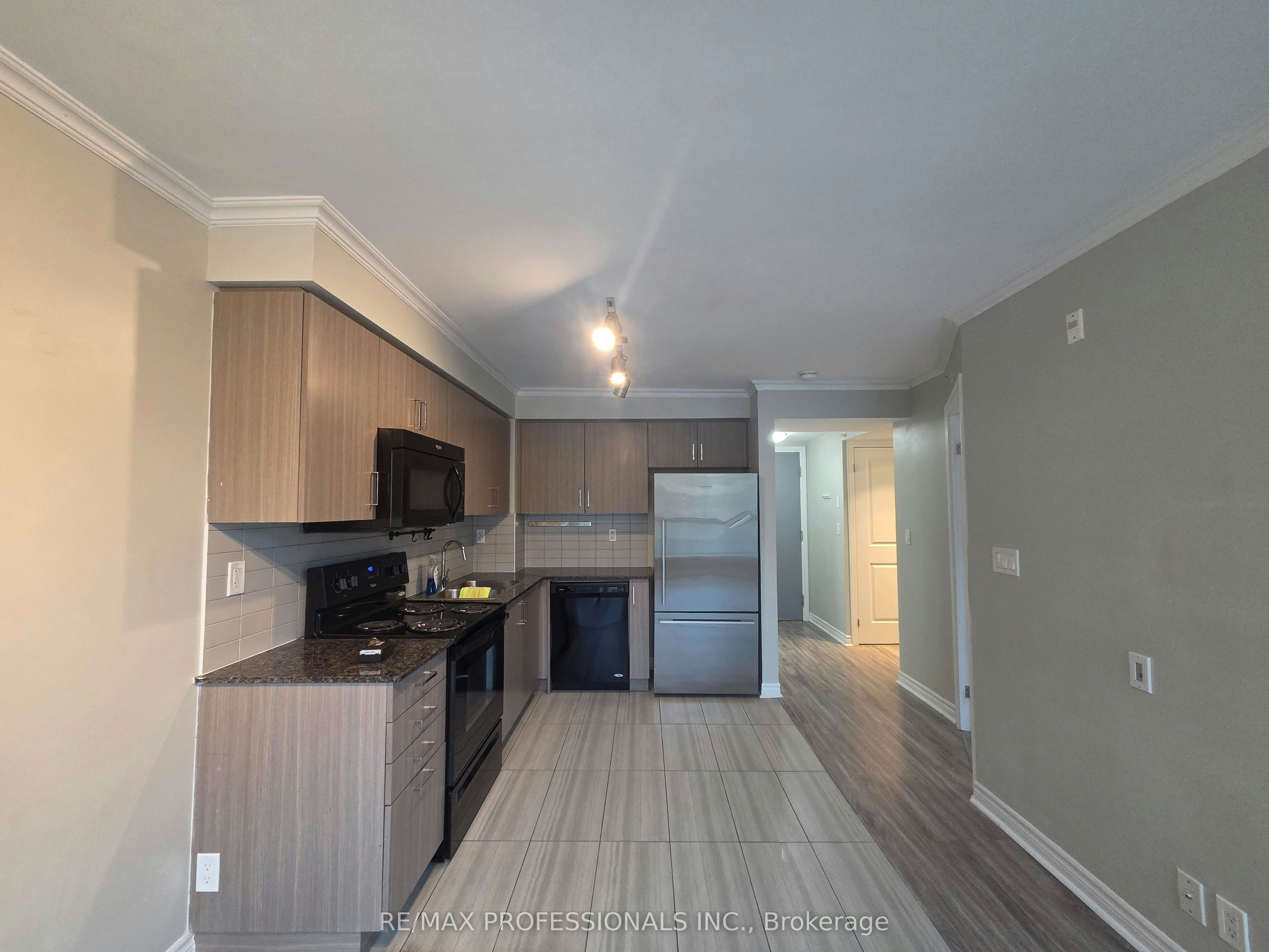 422-80 Esther Lorrie Drive, Toronto, ON, M9W 0C6 - 5
