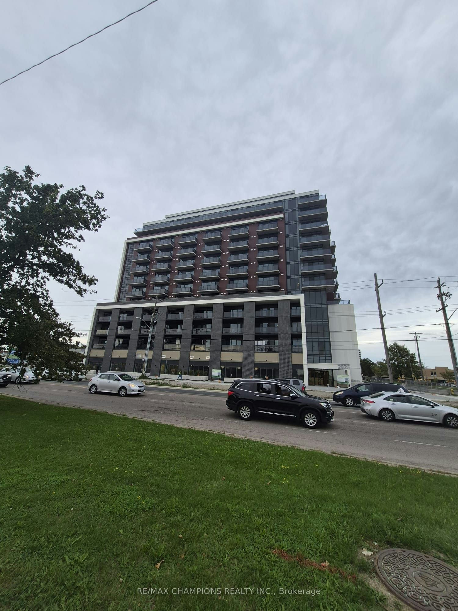 919-2825 Jane Street, Toronto, ON, M3N 0A8 - 2