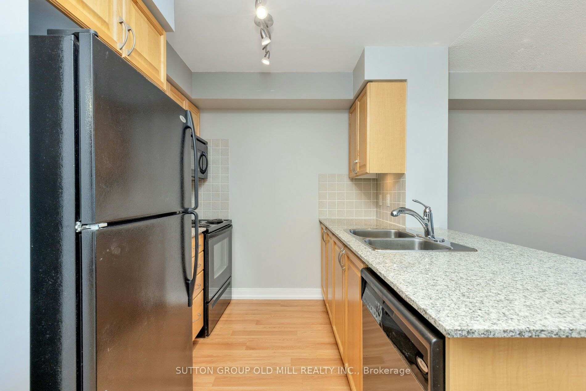 744-35 Viking Lane, Toronto, ON, M9B 0A2 - 3