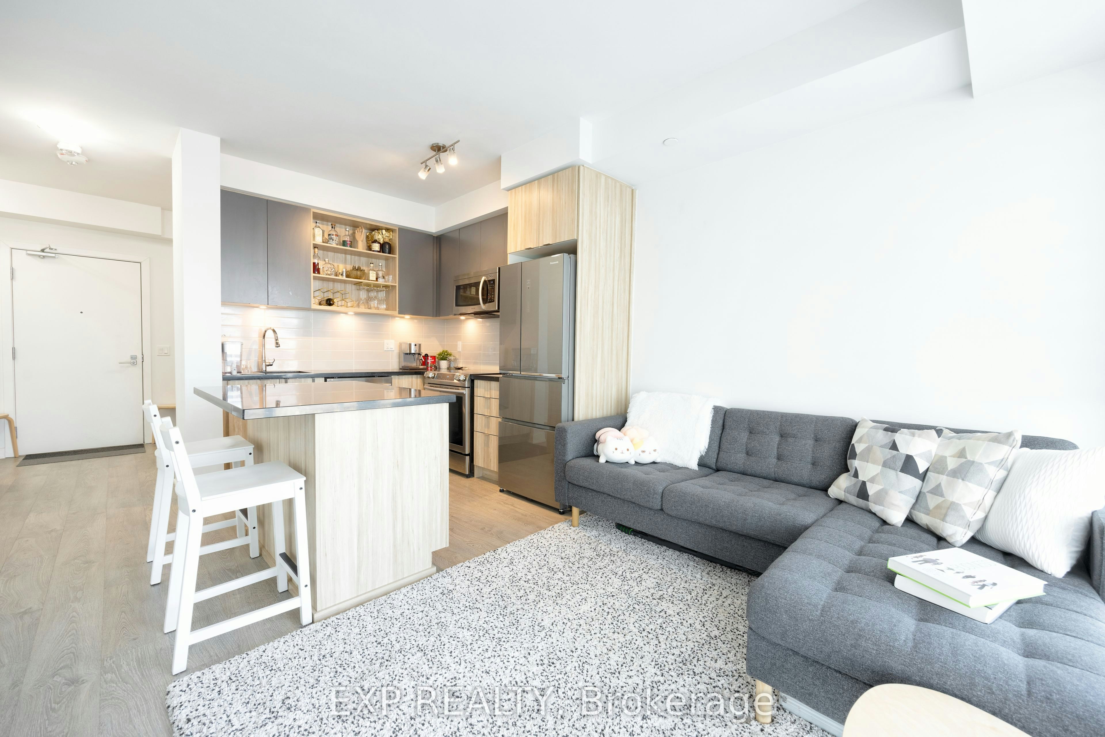 1103-4677 Glen Erin Drive, Mississauga, ON, L5M 2E3