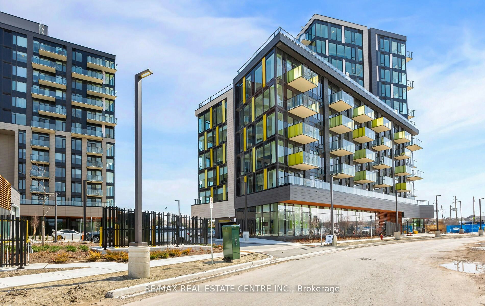 210-3006 William Cutmore Boulevard, Oakville, ON, L6H 8A4 - 3