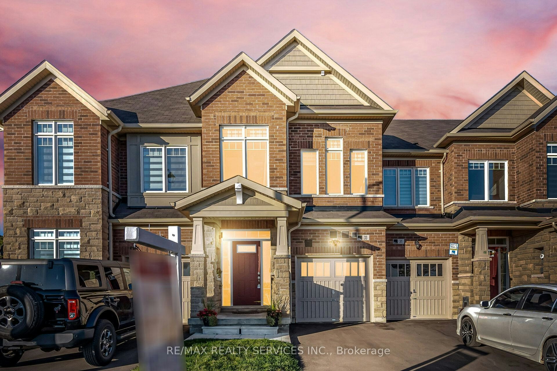 33 Sparrowbrook Street, Caledon, ON, L7C 4G8