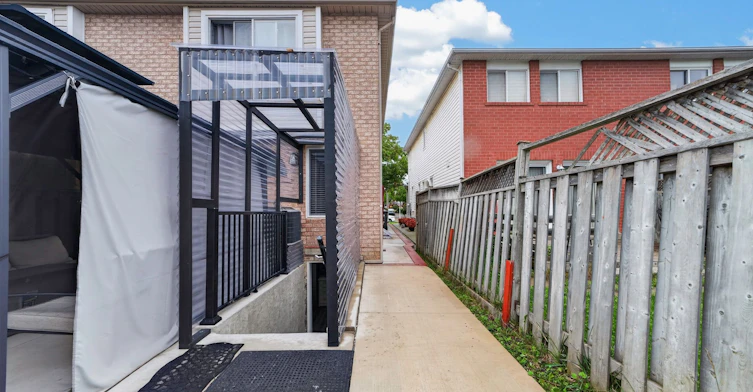 82 Yellow Brick Road, Brampton, ON, L6V 4L1 - 4