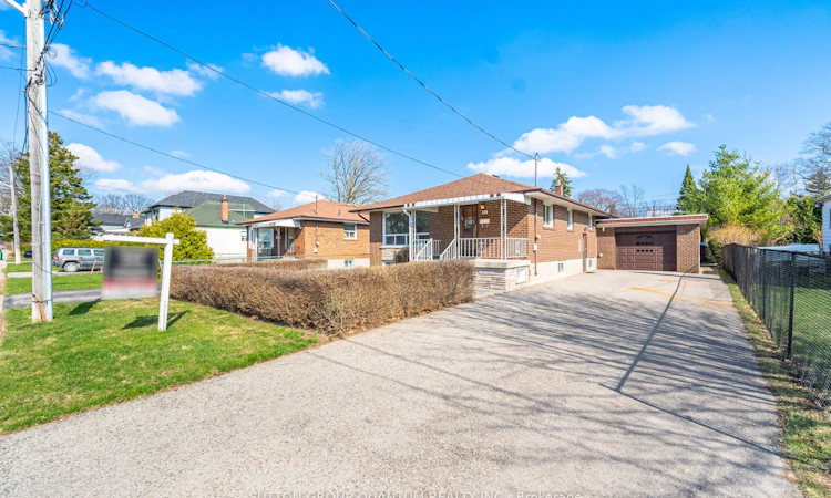 126 Angelene Street