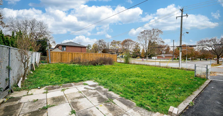 BSMT-89 Thistle Down Boulevard, Toronto, ON, M9V 1J3 - 32