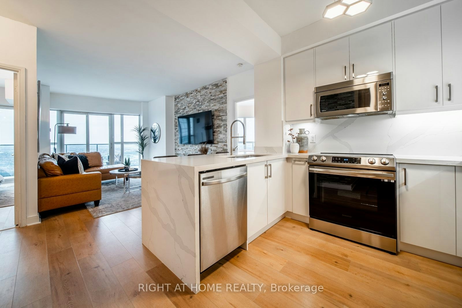 5207-60 Absolute Avenue, Mississauga, ON, L4Z 0A9