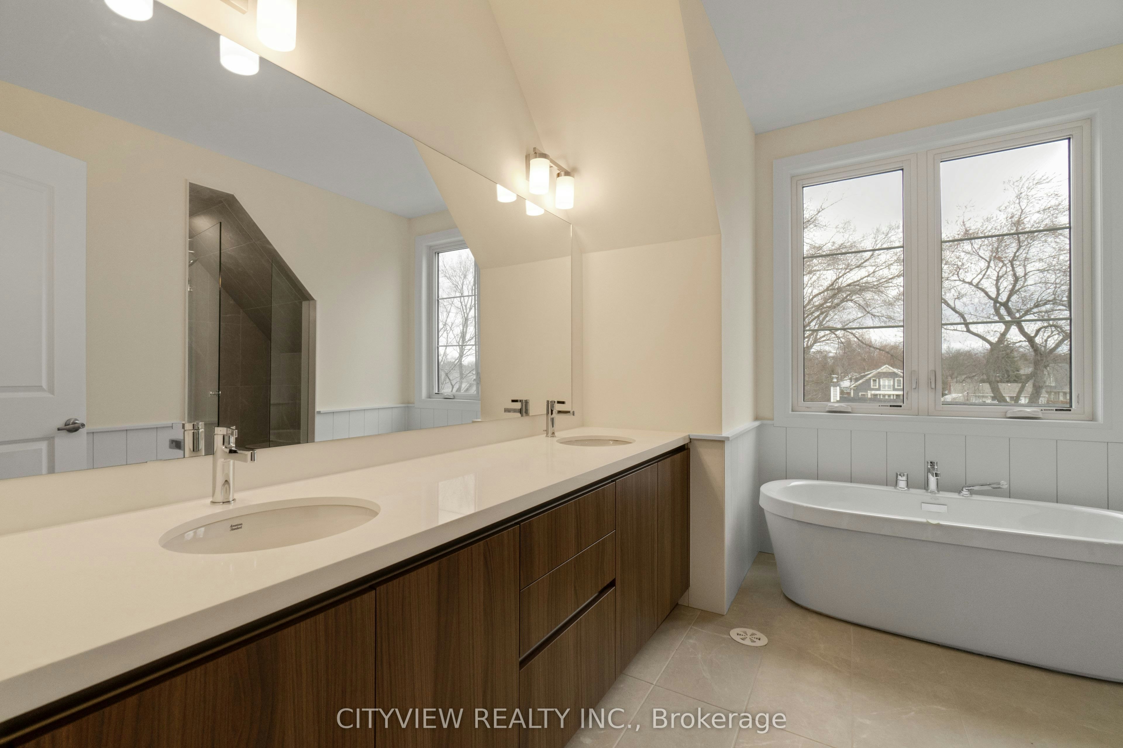 2284 Sovereign Street, Oakville, ON, L6L 1L6 - 30