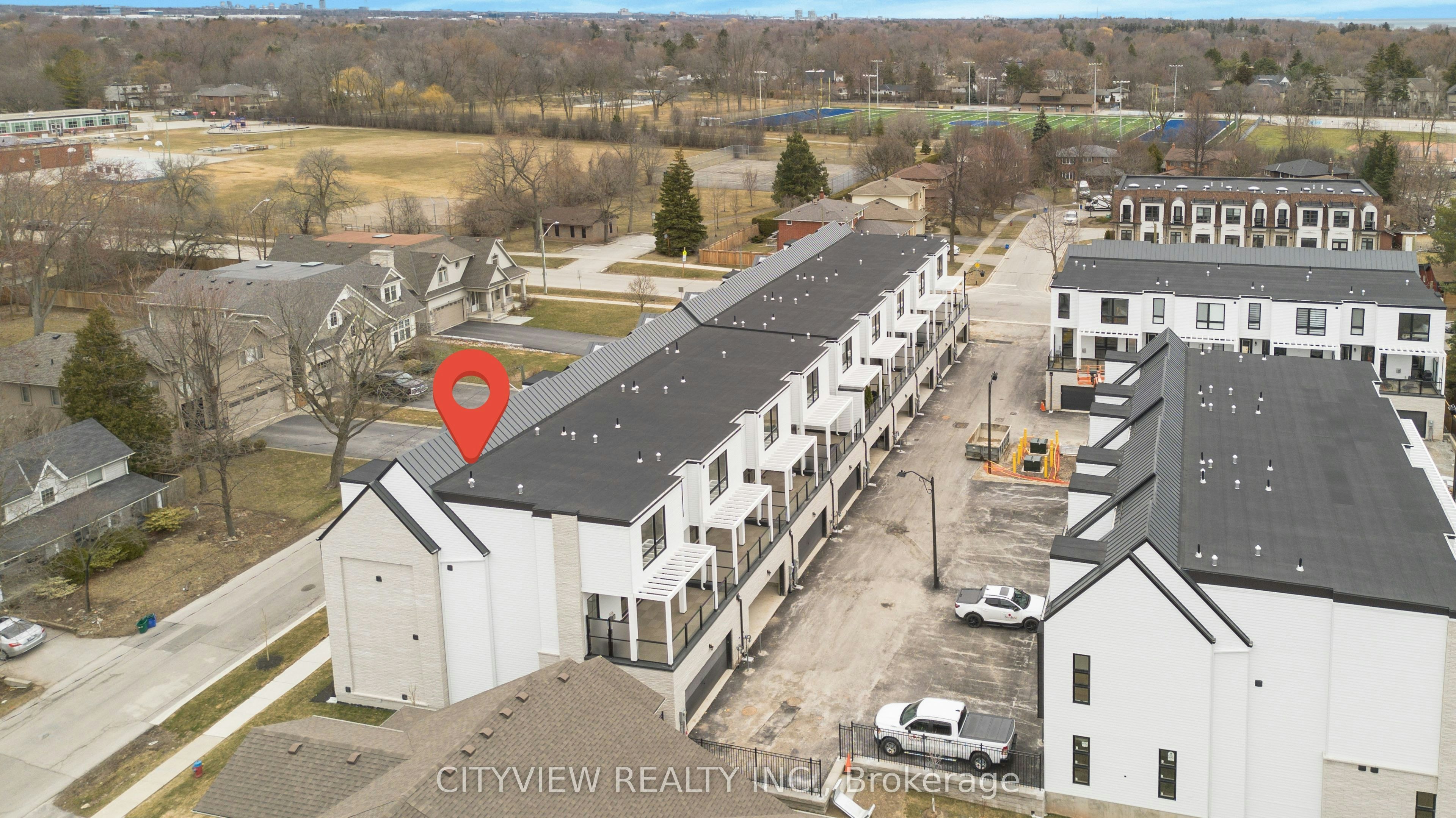 2284 Sovereign Street, Oakville, ON, L6L 1L6 - 4