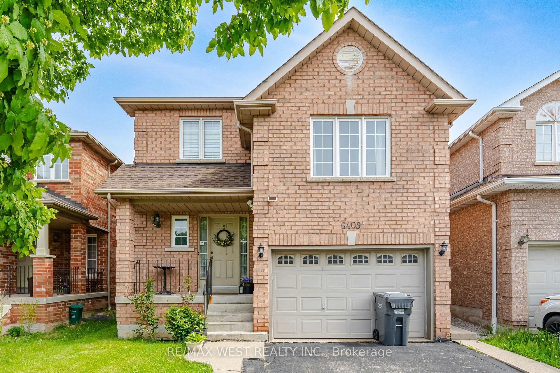 Upper-6409 Torre Drive, Mississauga, ON, L5V 2S5