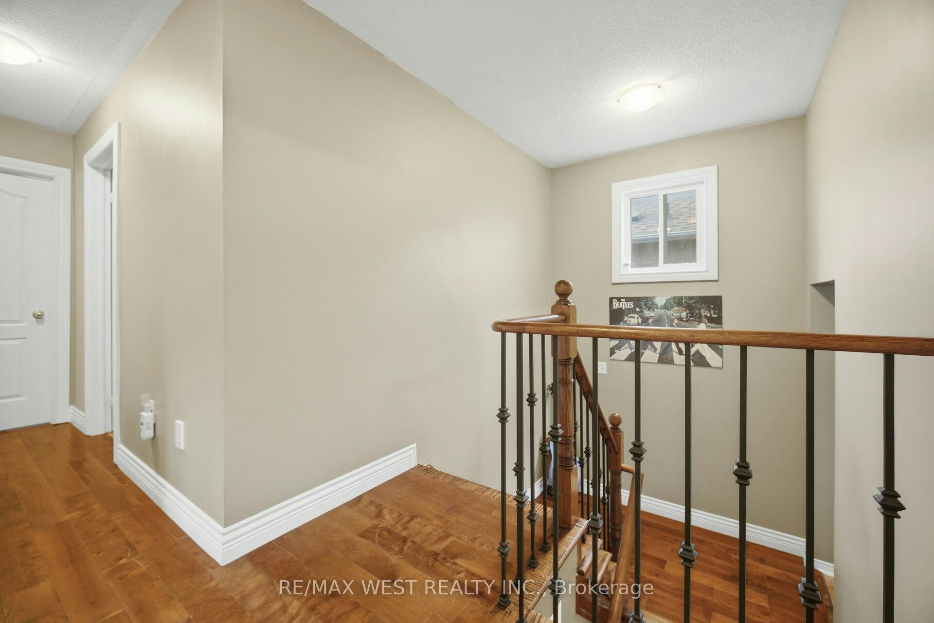 Upper-6409 Torre Drive, Mississauga, ON, L5V 2S5 - 9