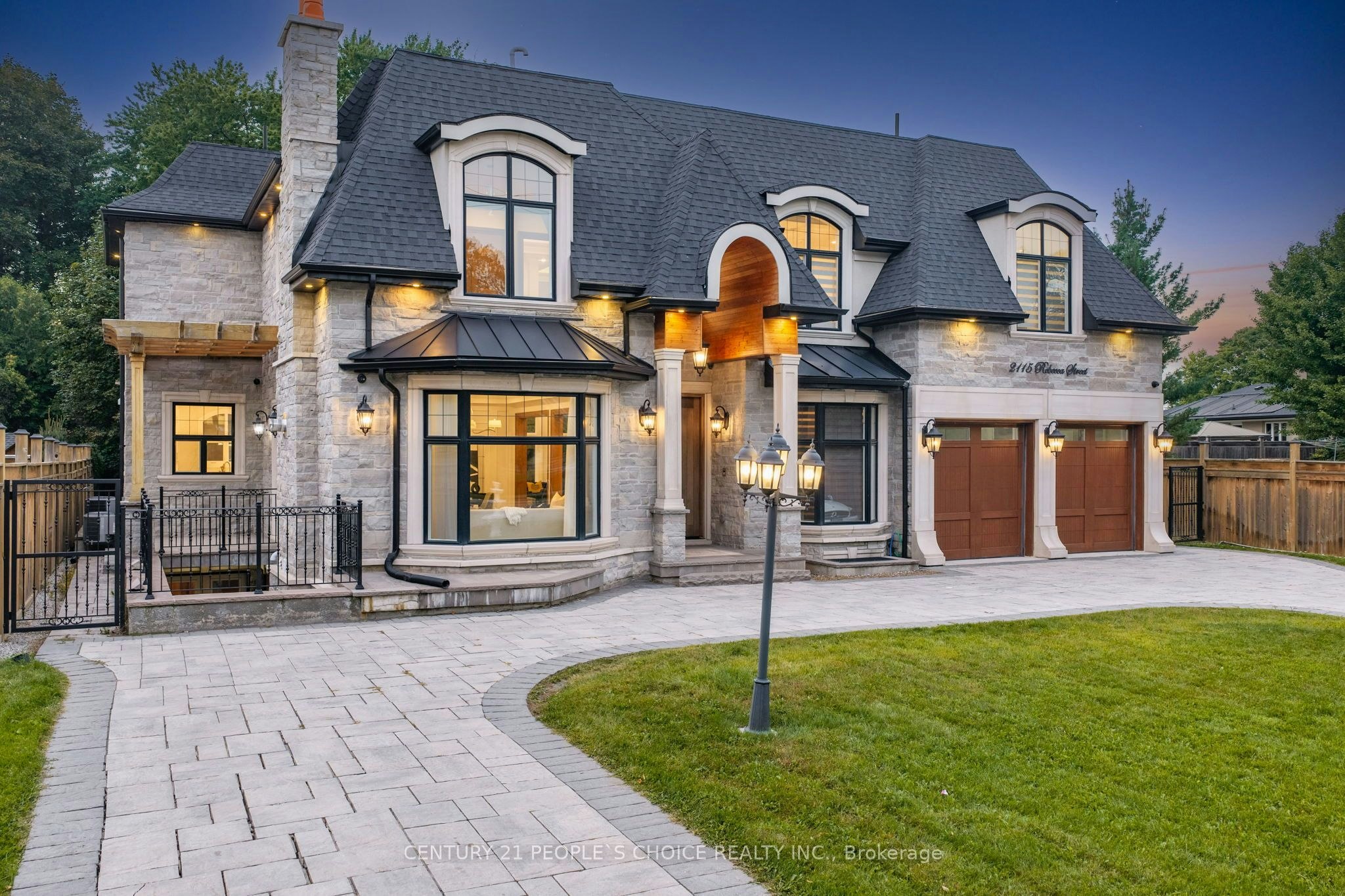 2115 Rebecca Street, Oakville, ON, L6L 2A4