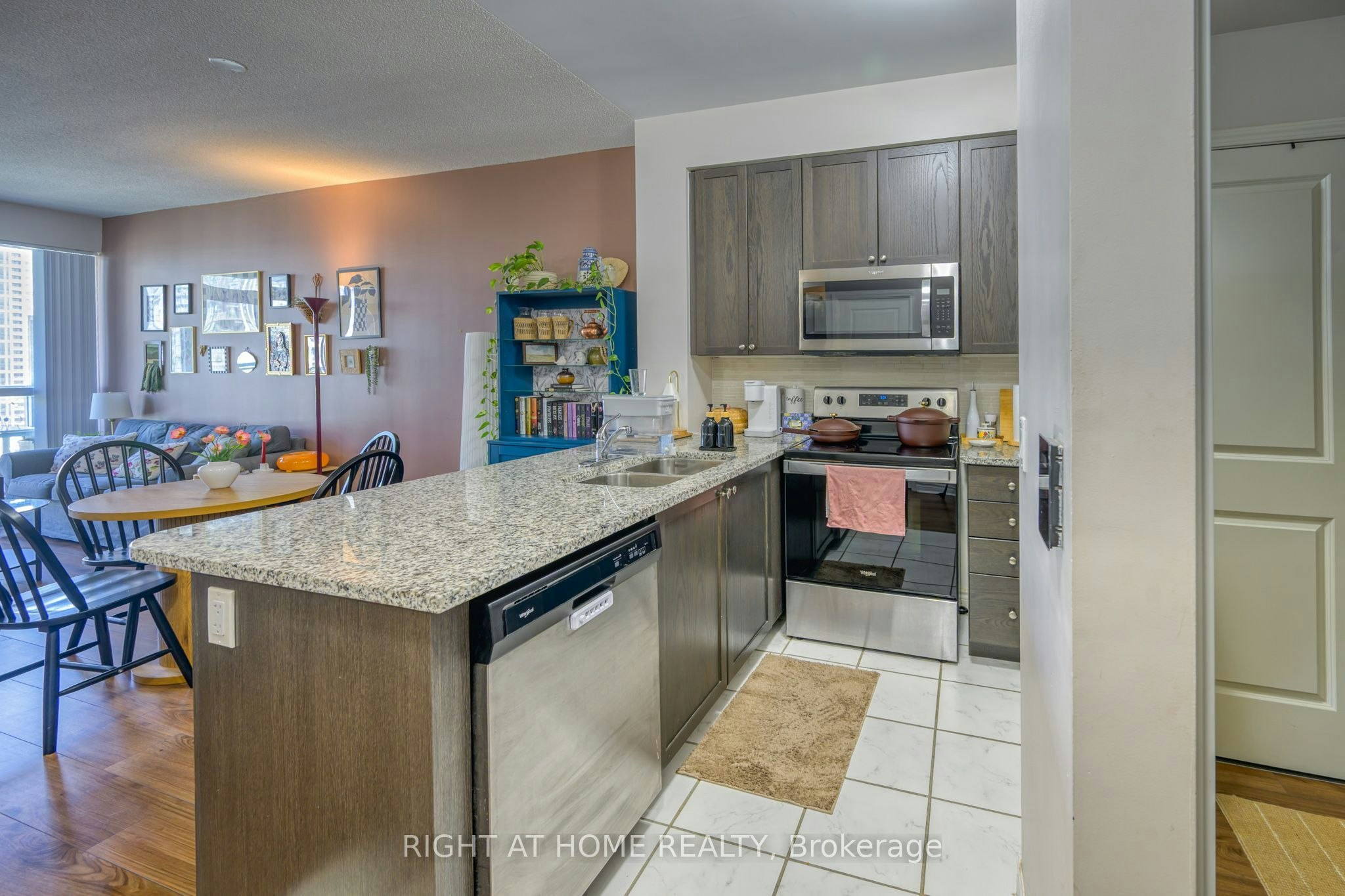 2310-349 Rathburn Road W, Mississauga, ON, L5B 0G9 - 10