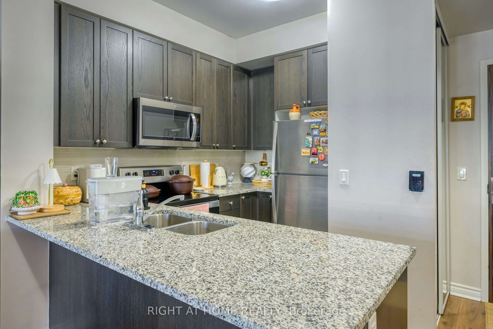 2310-349 Rathburn Road W, Mississauga, ON, L5B 0G9 - 9