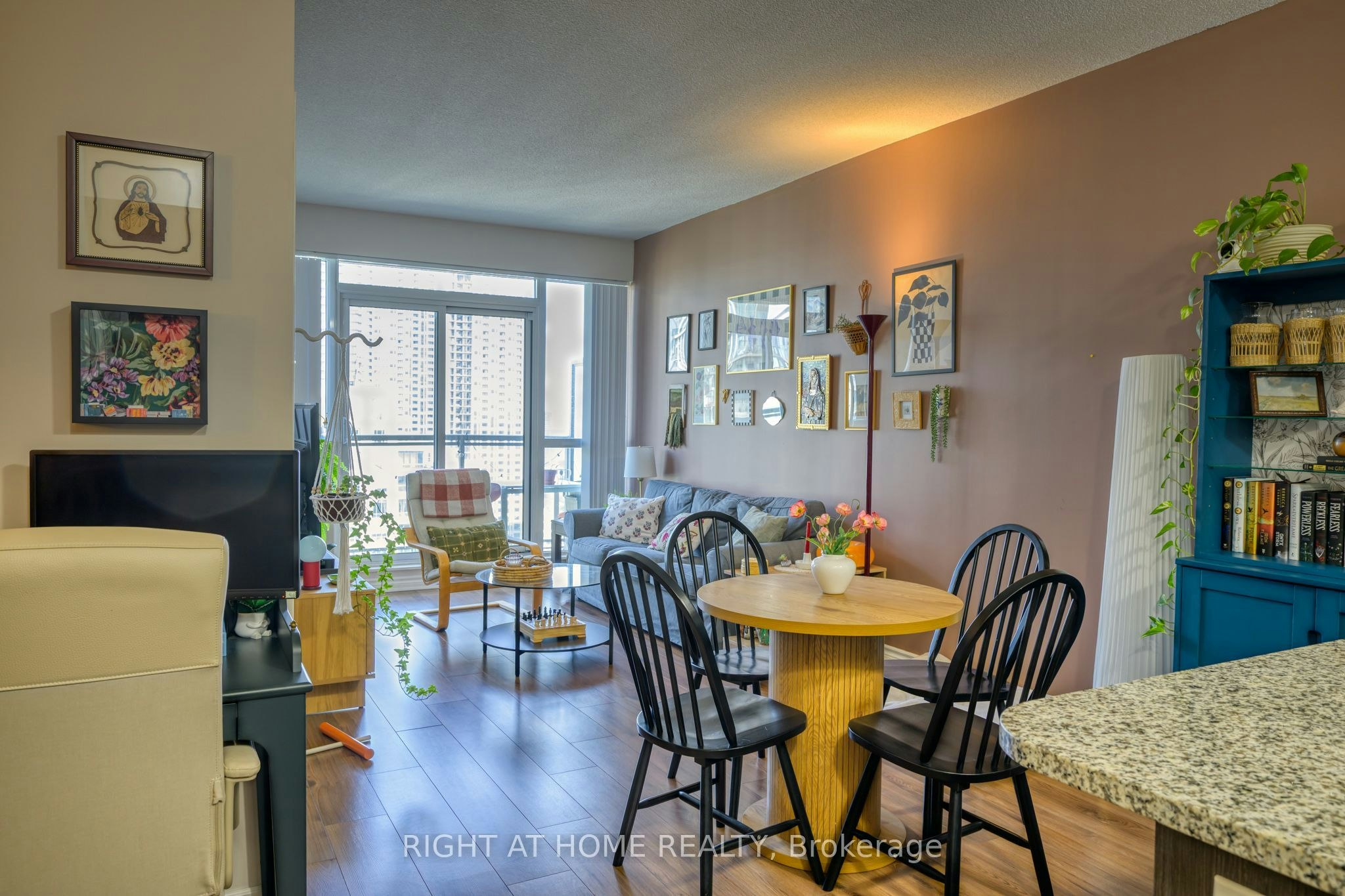 2310-349 Rathburn Road W, Mississauga, ON, L5B 0G9 - 11