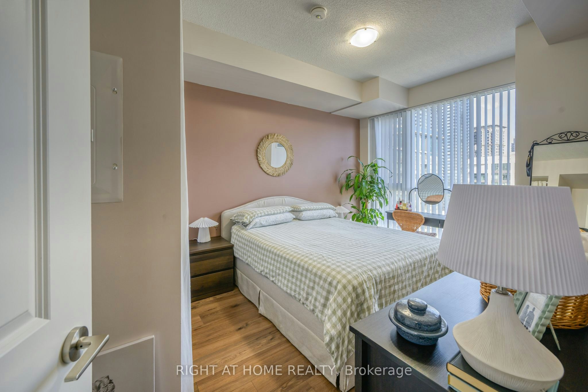 2310-349 Rathburn Road W, Mississauga, ON, L5B 0G9 - 16