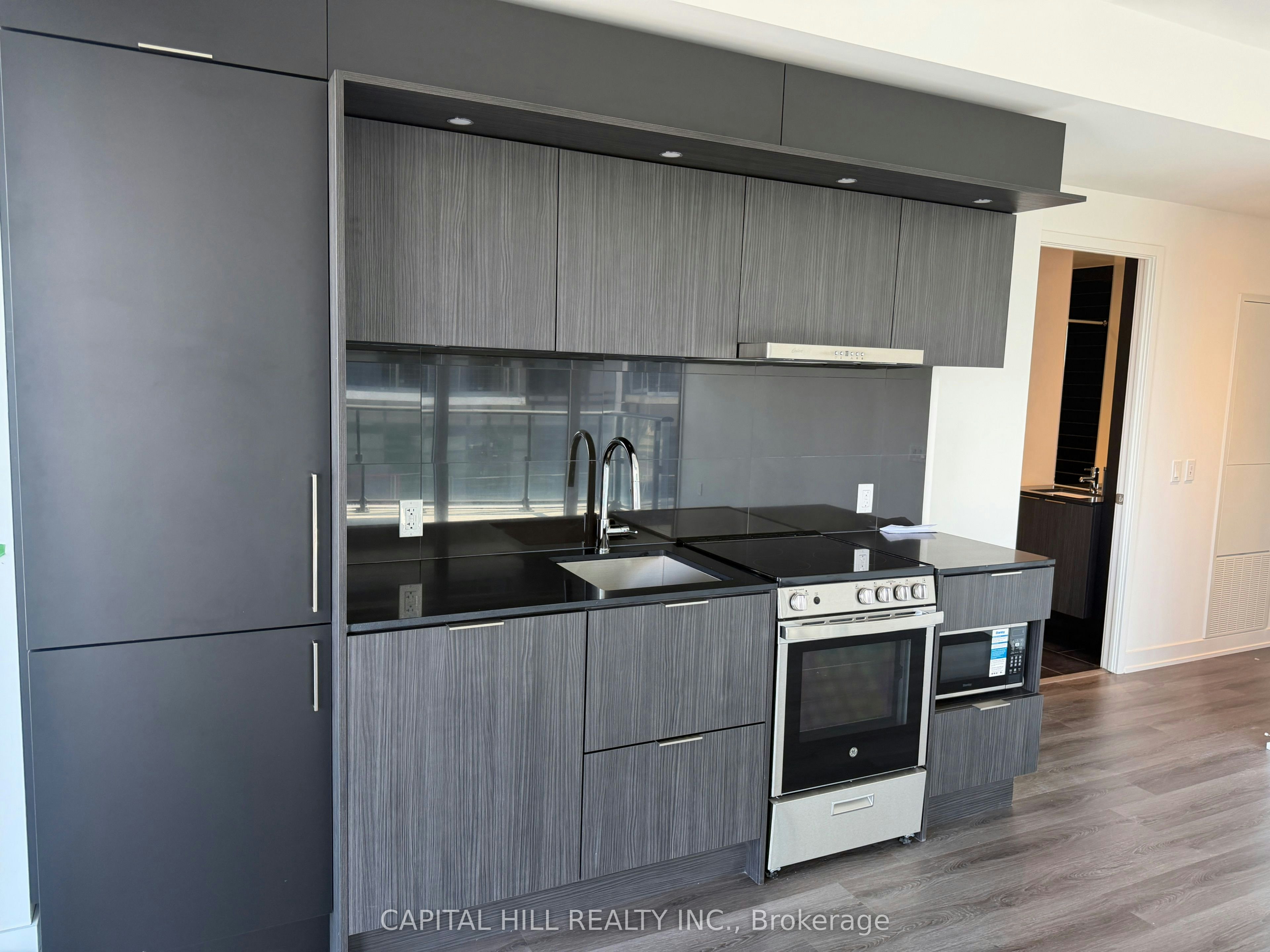301-448 Burnhamthorpe Rd Road W, Mississauga, ON, L5B 0R4 - 9