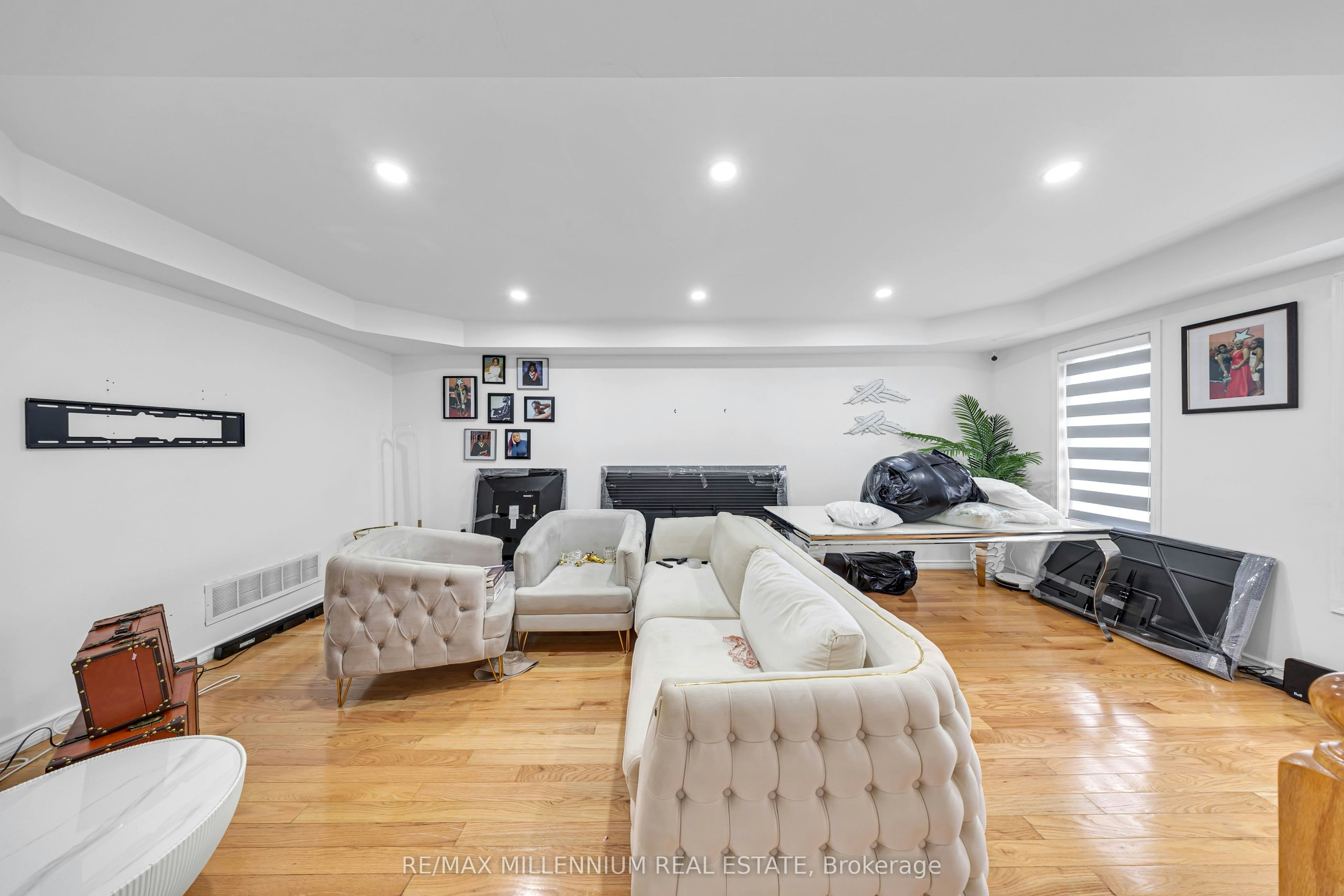 39 Decker Hollow Circle, Brampton, ON, L6X 0K9