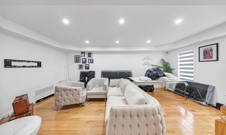 39 Decker Hollow Circle