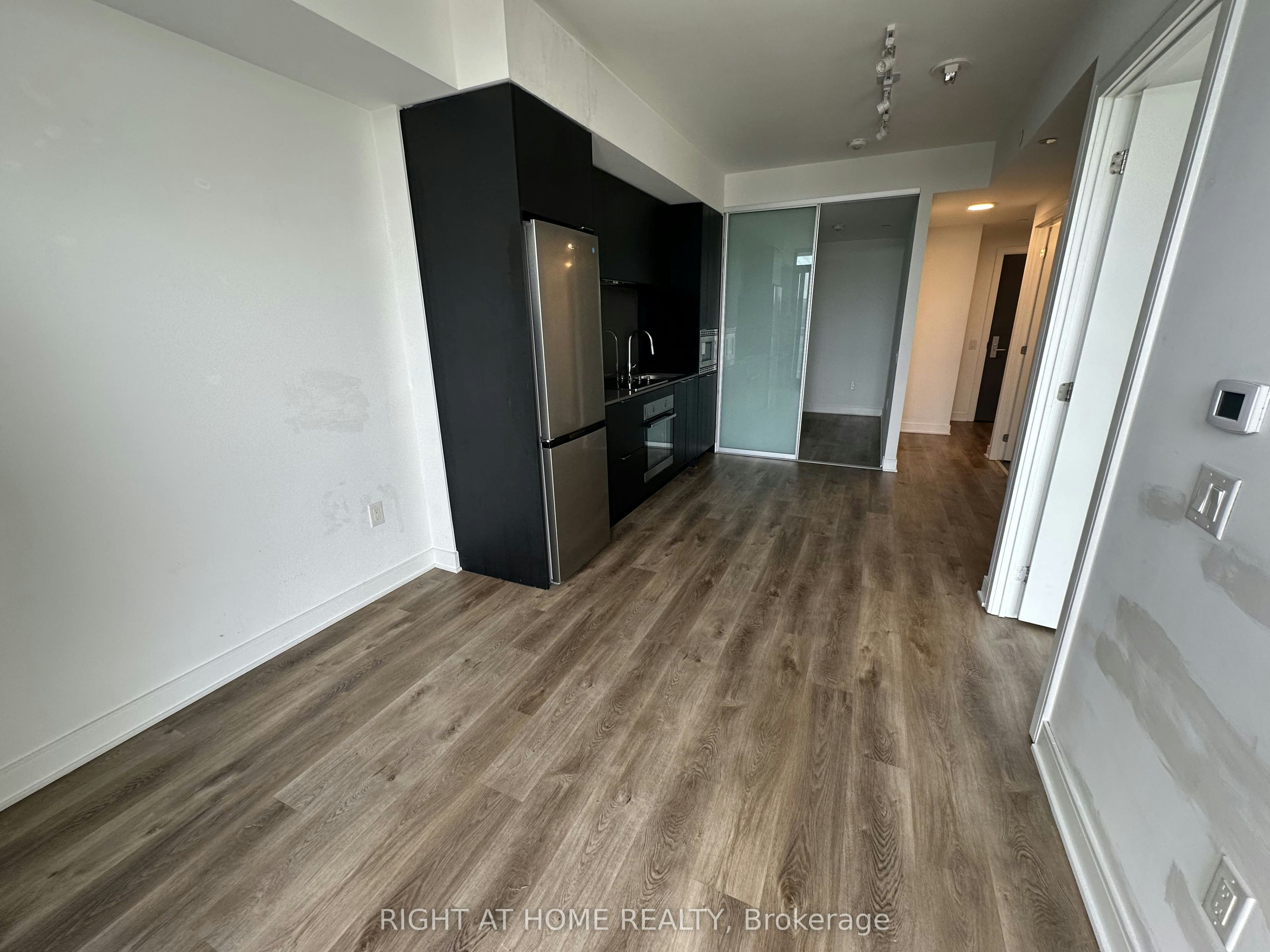 1011-86 Dundas Street E, Mississauga, ON, L5A 0B1 - 10
