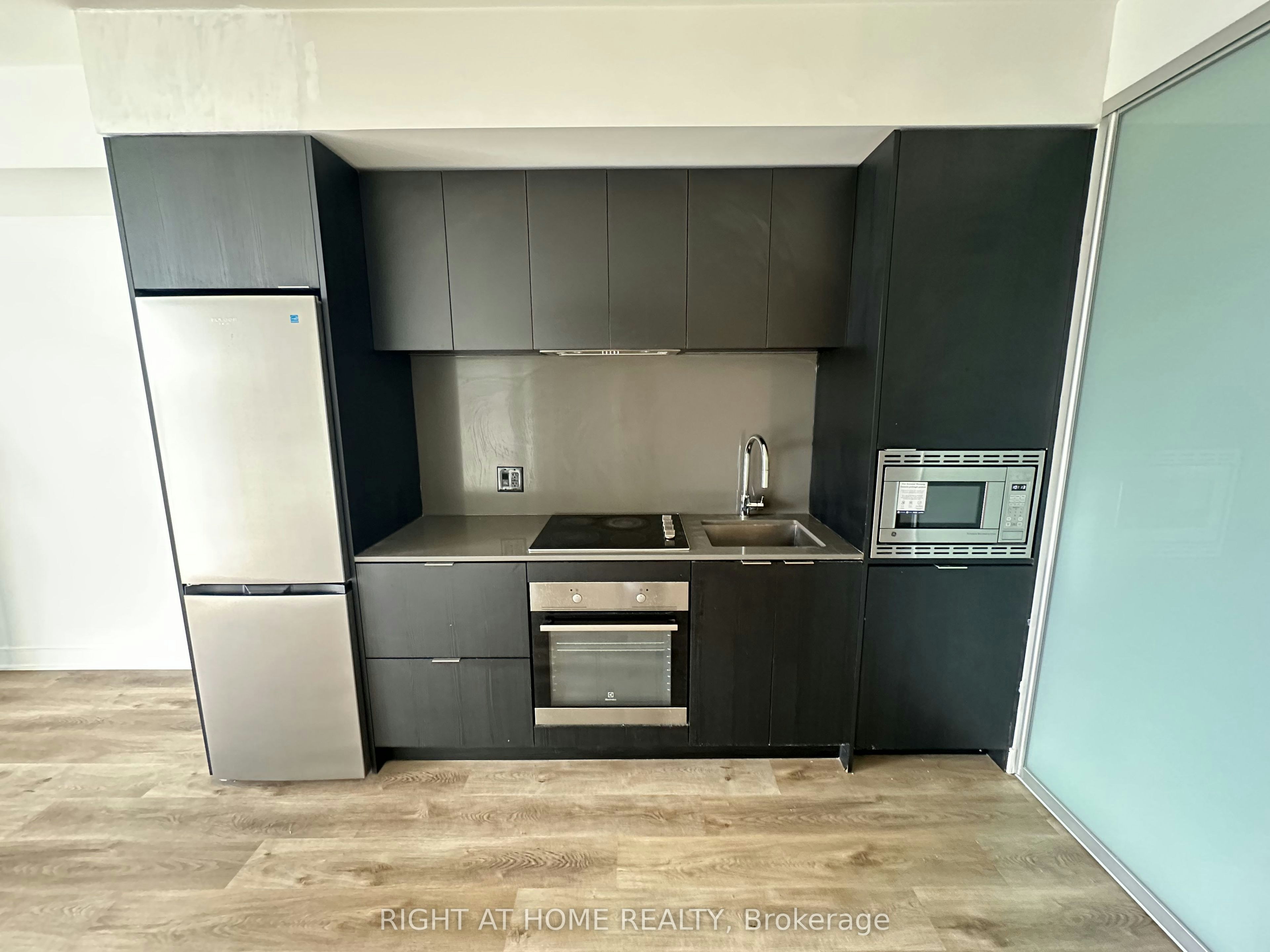 1011-86 Dundas Street E, Mississauga, ON, L5A 0B1 - 7