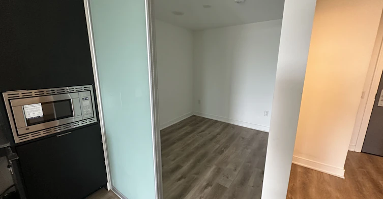 1011-86 Dundas Street E, Mississauga, ON, L5A 0B1 - 4