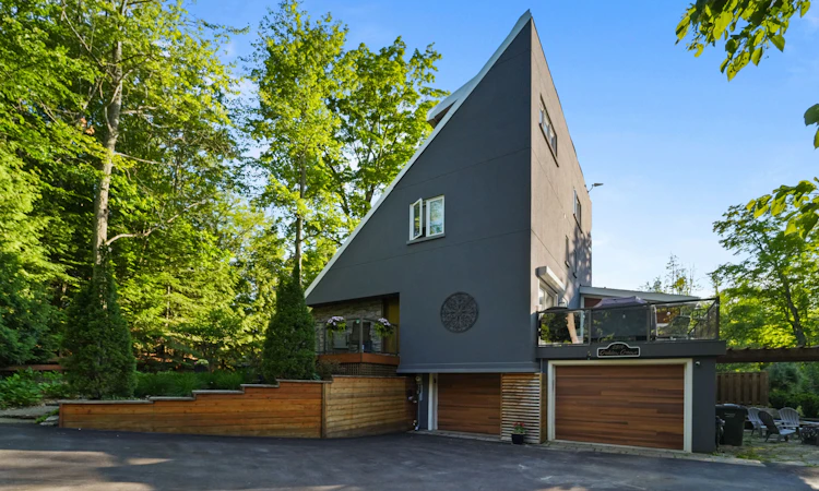 2814 Forks Of The Credit Road