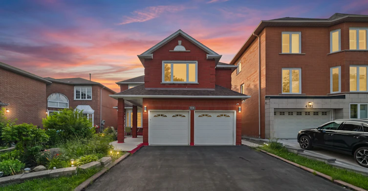 BSMT-4778 Crystal Rose Drive, Mississauga, ON, L5V 1G9