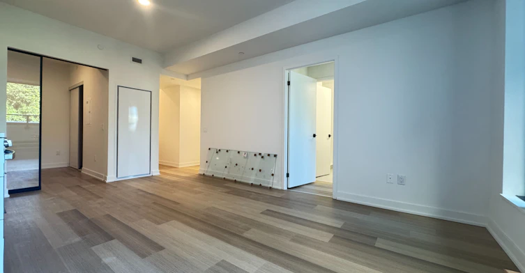 309-1 Vine Avenue, Toronto, ON, M6P 0C8 - 3