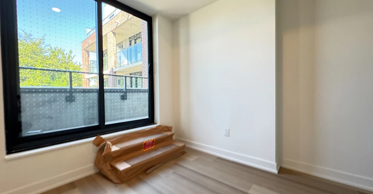 309-1 Vine Avenue, Toronto, ON, M6P 0C8 - 9