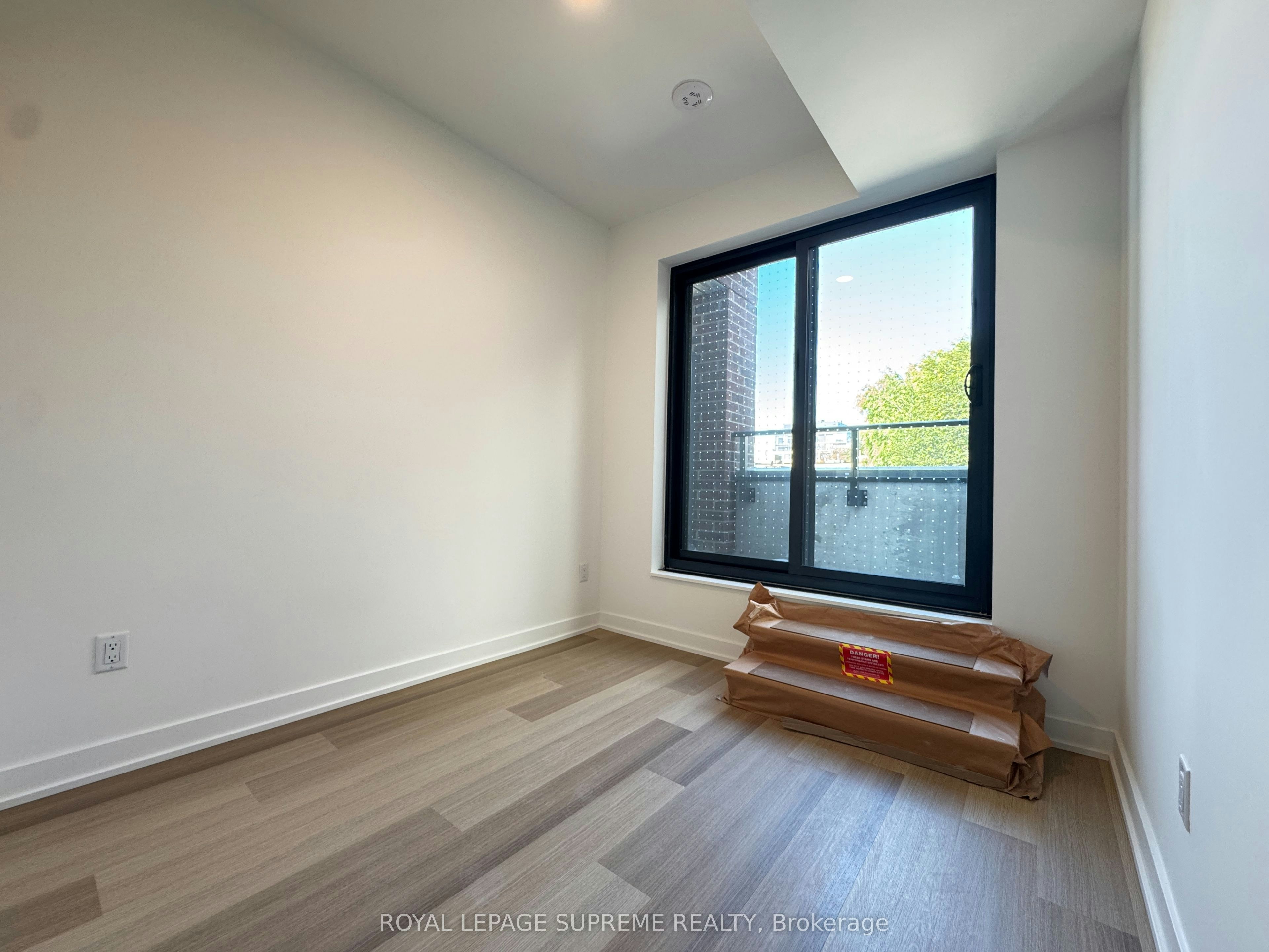 309-1 Vine Avenue, Toronto, ON, M6P 0C8 - 8
