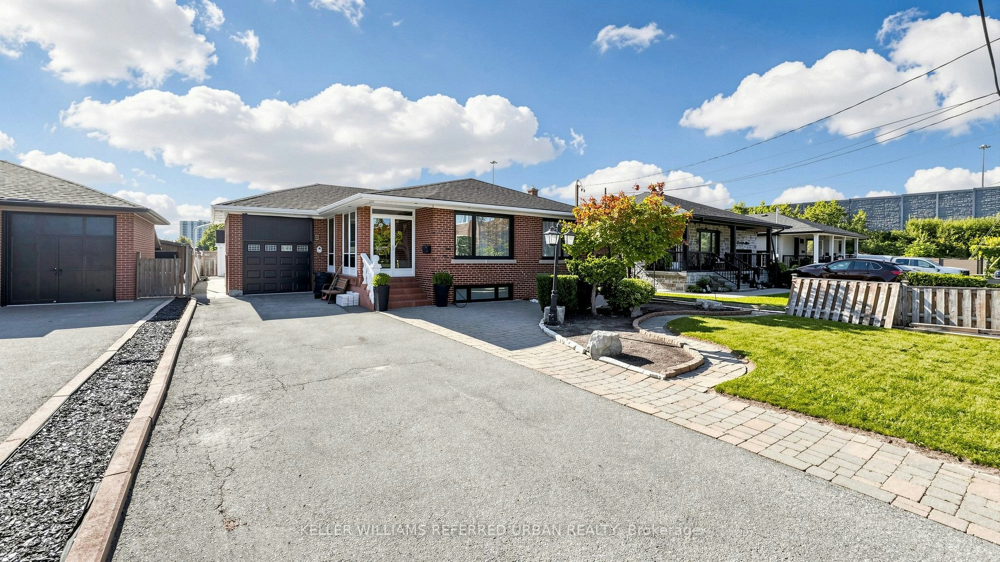 Lower-6 Frankfort Avenue, Toronto, ON, M6L 2Y2 - 2